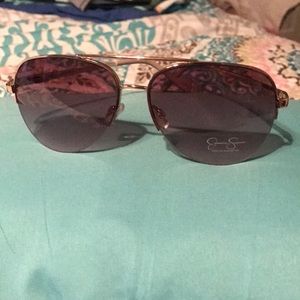 Jessica Simpson sunglasses 😎